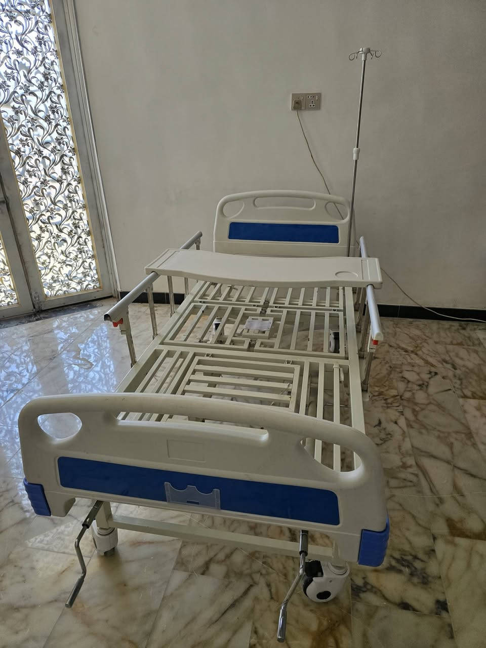 للبيع سريرطبي خمسة حركات مستخدم كلش قليل مع كافة الملحقات موجود في مركز الكوت ***********
