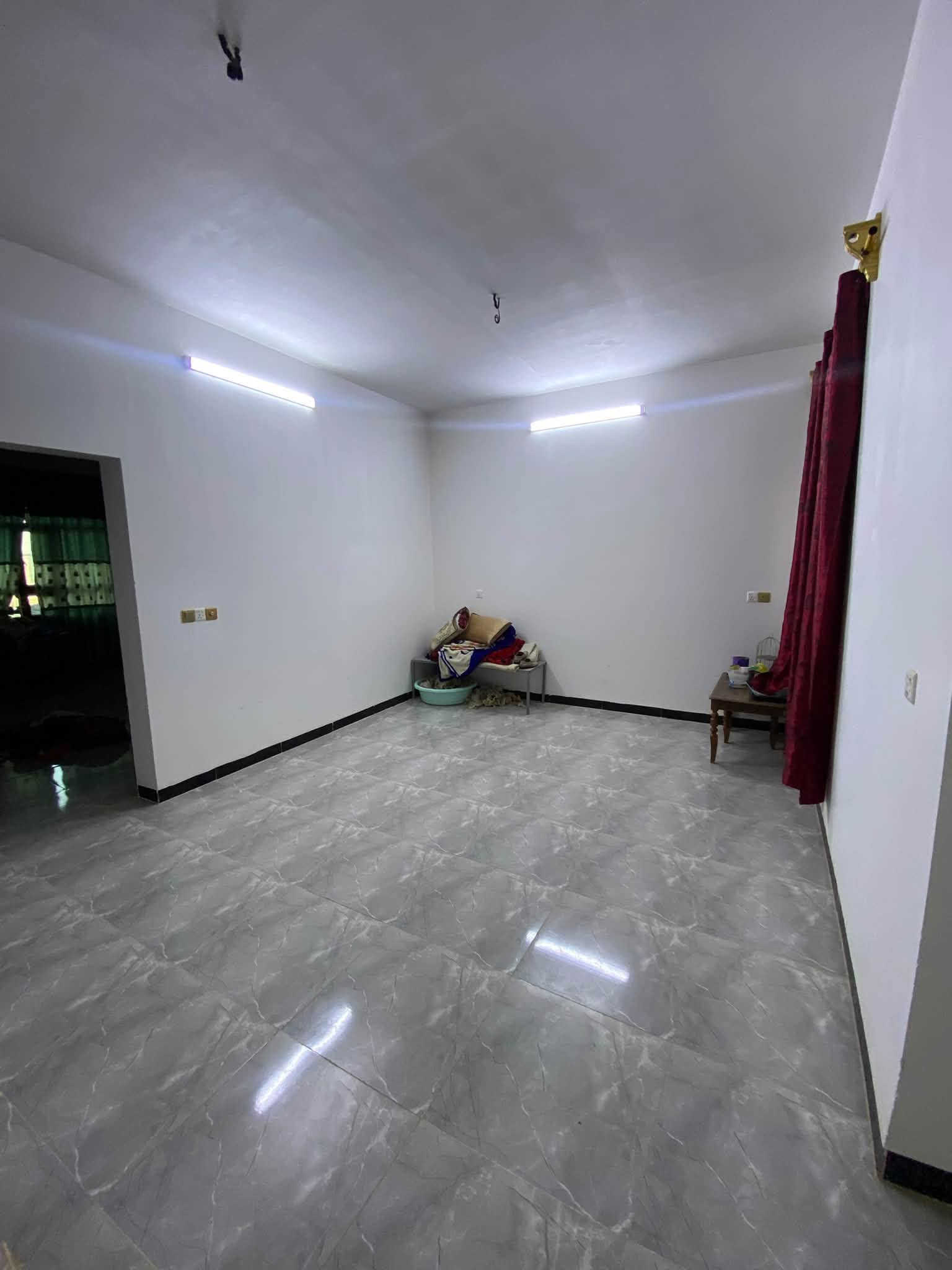 🏠 للبيع دار سكنية في تكريت – القادسية / حي الكفاءات
📍 الموقع: شارع 10، مقابل حديقة
📐 المساحة: 200 م²
📏 الواجهة: 10 م
📏 النزال: 20 م
🆕 البناء: 2025، يحتاج فقط إلى إكمال الواجهة.

تفاصيل الدار:

* 🛏️ 4 غرف نوم، واحدة منها سويت
* 🛋️ صالة عدد 2
* 🏡 استقبال
* 🍳 مطبخ
* 🚗 كراج
* 🚿 مجاميع صحية

📞 للاستفسار: ***********
