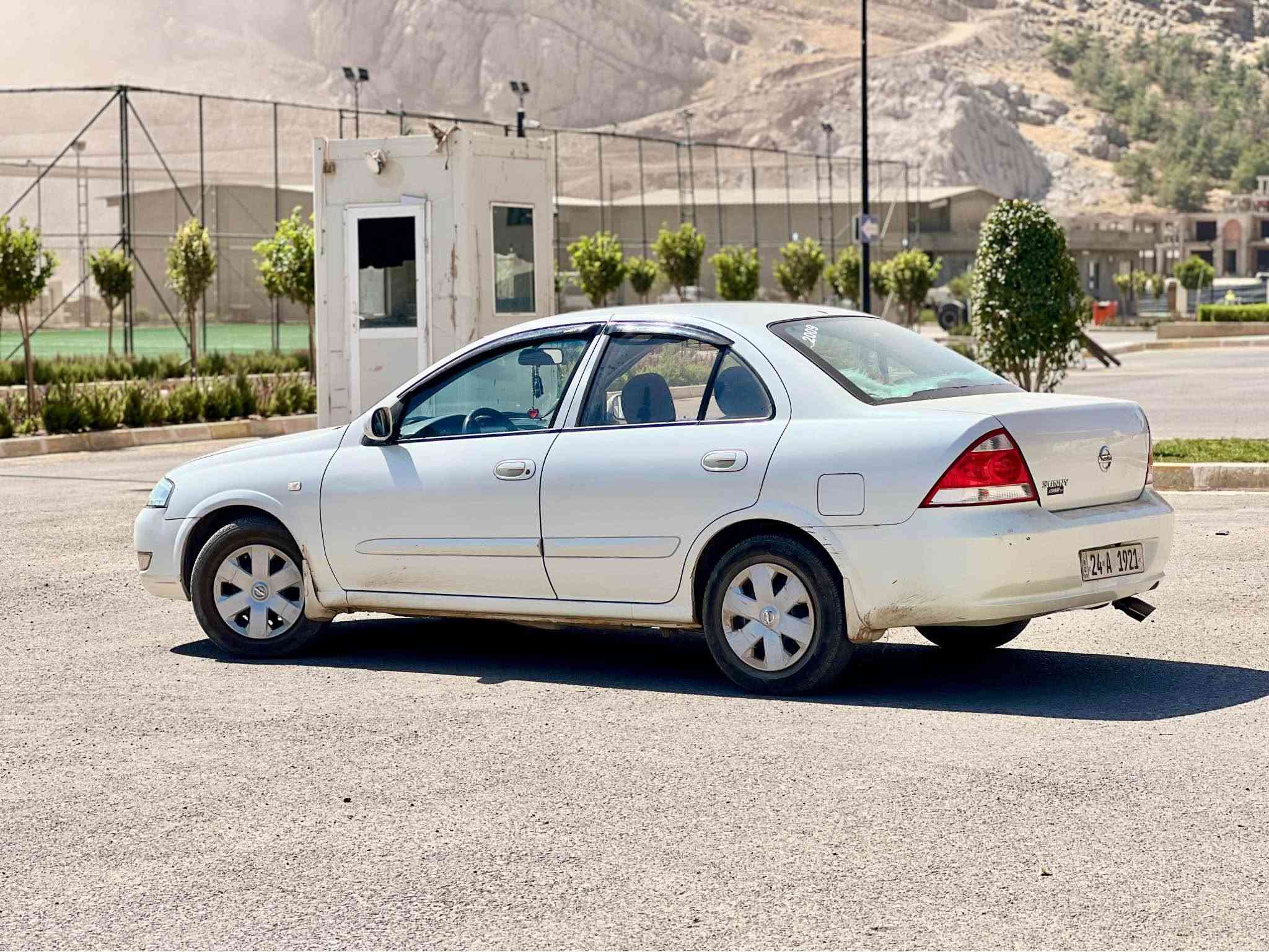 سەنی ٢٠٠٩ گێڕ تۆماتیک گێڕو مەکینە مەڕغوب بەشەرت 
چوار تایەیی لۆکی لەژێرە ، یەک پارچیە بۆیاغە بێ ناو گرتن 
سەنەوی تا ٢٠٣٠ بەسەر ناچێت ڕەنگی سپی سەدەفیە 
هەموو شتی بەشەرتە سەیارەکە زۆر بێ مەسرەوفو خاوێن ماوەتەوە 

چوارقوڕنە 
*********** رانية, السليمانية
