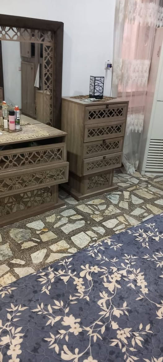 غرفه ٨ قطع السعر ٦٥٠ بيه مجال شي بسيط ***********
