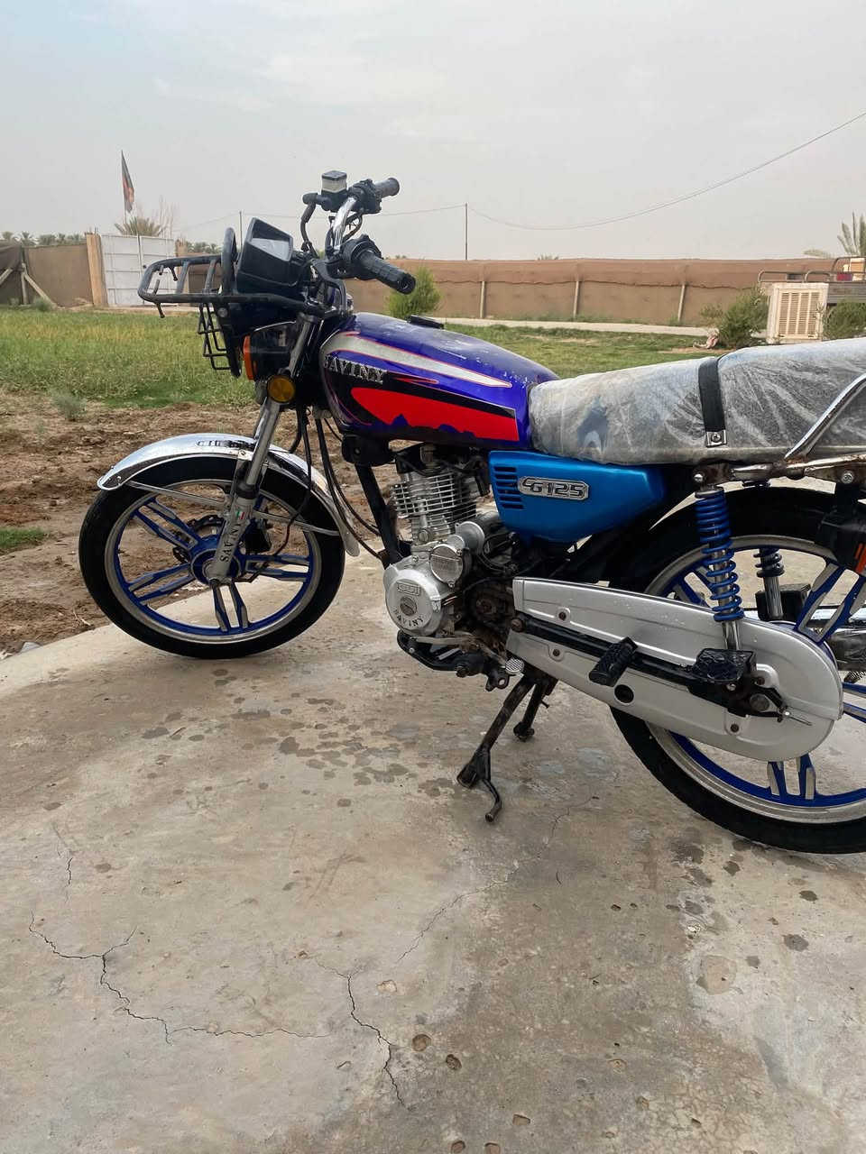 سلام عليكم دراجه سفانه للبيع مديل 22  محرك مكفول ما مفتوح اوراق الدراجه ما ناقصه شي نضيفه السعر 425 وبيه مجال الرقم *********** اتصل وبيك خير ودلل
