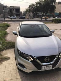 للبيع او مراوس  🔹نوع السيارة: نيسان روج سبورت 🔹اللون :سلفر 🔹الموديل:20...
