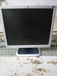 شاشة HP • نظيفة • الدولاب