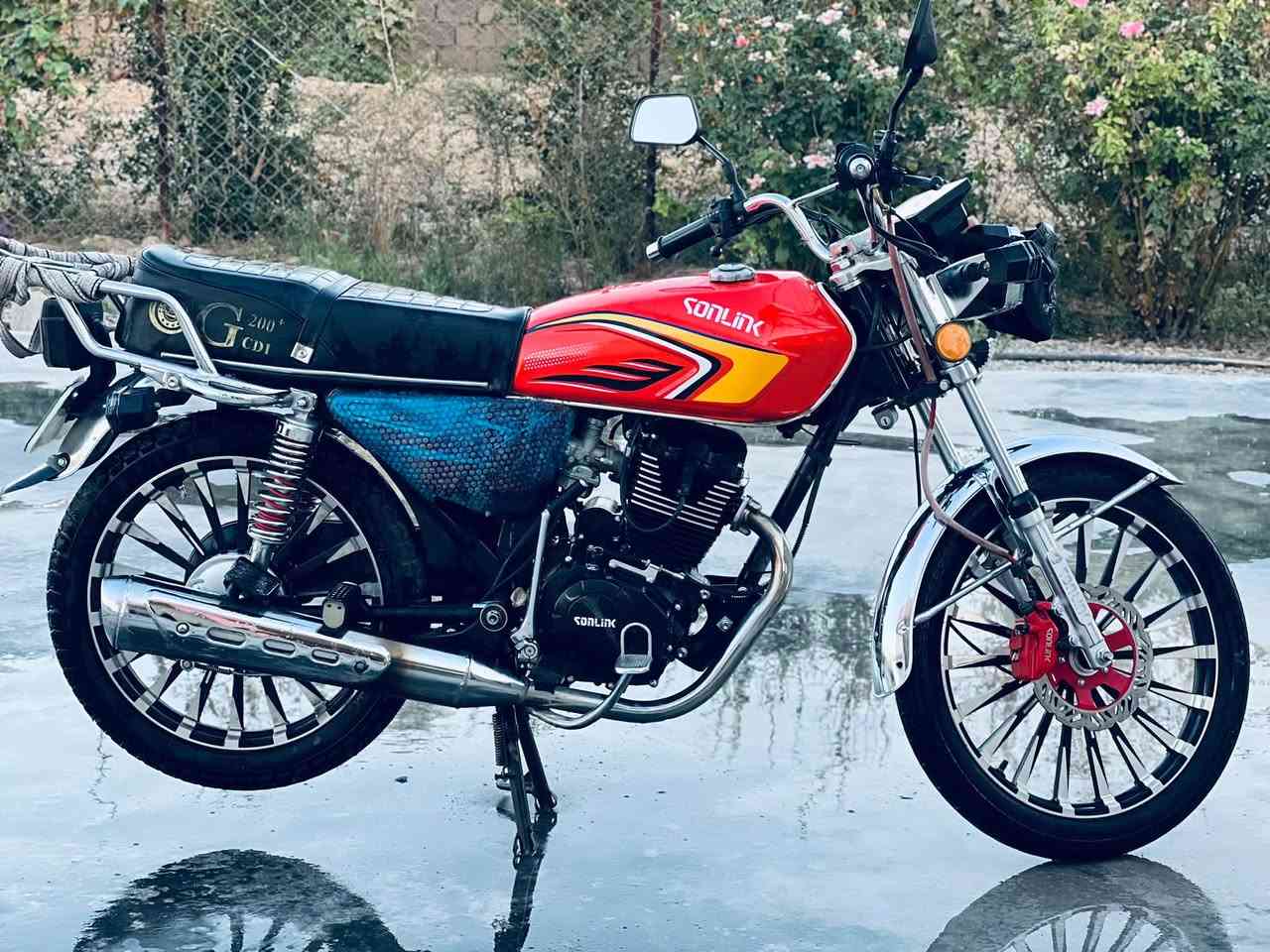 🏍️ دراجة سونليك 2025 - منفيس موجود
المواصفات:
✔️ الموديل: 2025
✔️ الحالة: منفيس وكالة نضيف حيل بعده بالحافظة
✔️ اللون: احمر / اصفر مميز
✔️ المحرك:200cc قوي واقتصادي

السعر: 750 ألف دينار عراقي
العنوان: الحويجة - تل علي
رقم الهاتف: ***********

#الحويجة #تل_علي #كركوك #سونليك #دراجات_للبيع #سونليك_2025

نص مكتوب في الصور:
- سونليك 2025 متوفر الآن السعر 750 ألف دينار عراقي • كفالة 6 أشهر العنوان: الحويجة - تل علي للاستفسار: *********** محرك قوي 150cc هيكل متين ومصمم للخدمة الشاقة نظام تعليق عالي الأداء جودة عالية • ضمان • توصيل متاح داخل الحويجة