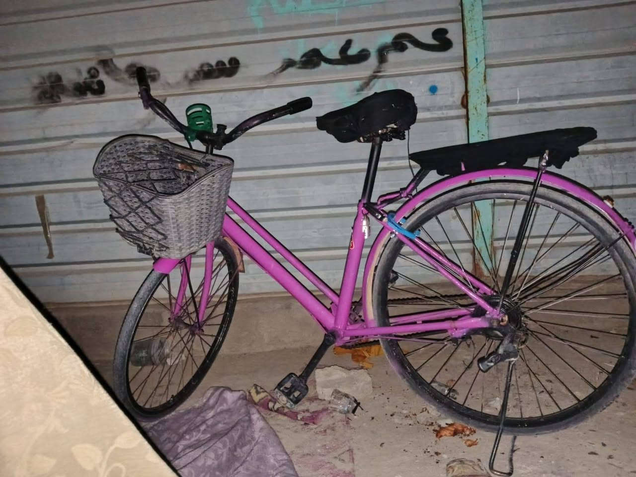 السلام عليكم   بايسكل حجم 26  للبيع لون بنفسجي  (مصبوغ )  سعره مناسب جدآ  ***********
