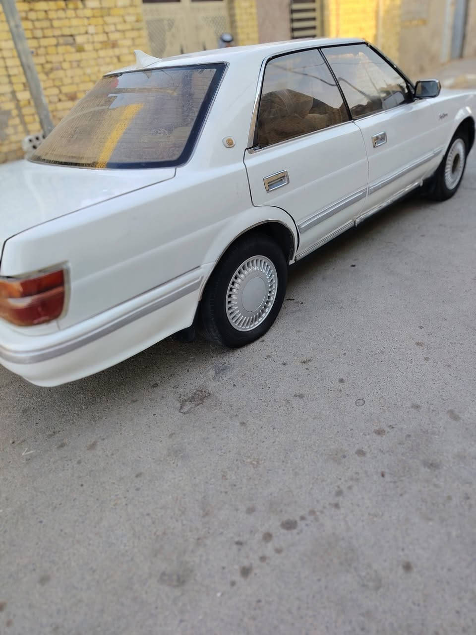هارتوب للبيع موديل 92 رقم نجف راعيه يمي تحويل سنويه ساقطه عليه سياره مكفوله من الضربه والكصه ونقل جثه  مكينه بيه ضعف كير جيد مكان سياره واسط قضاء الحي  
استفسار *********** 
سعر 25 ورقه   لي ما يشتري يعبر المنشور
