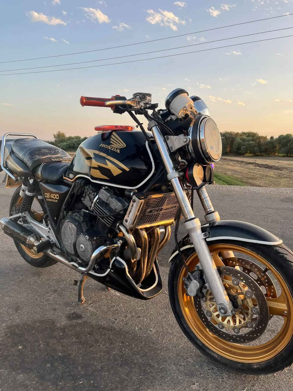CB400 • للبيع