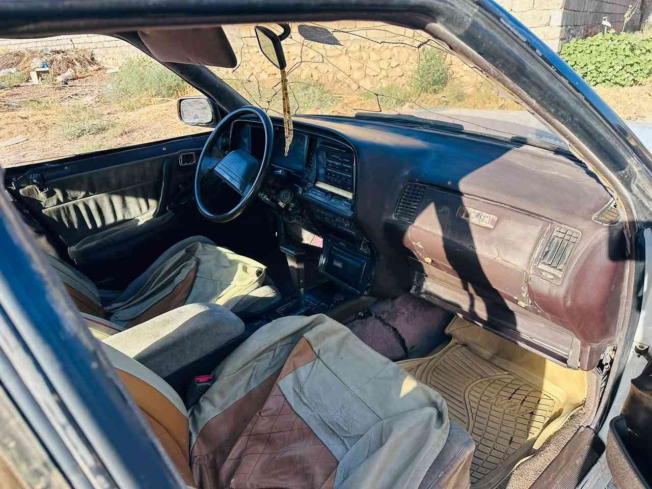 سلام عليكم سياره البيع هارتوب مسجله فحص ديالى محرك وكير شرط فيفتي صدر كهربايات كلها شقاله باور مي سياره جاهزه السعر 12 وبيه مجال مراوس يرهم مكان السياره الشرقاط ***********
