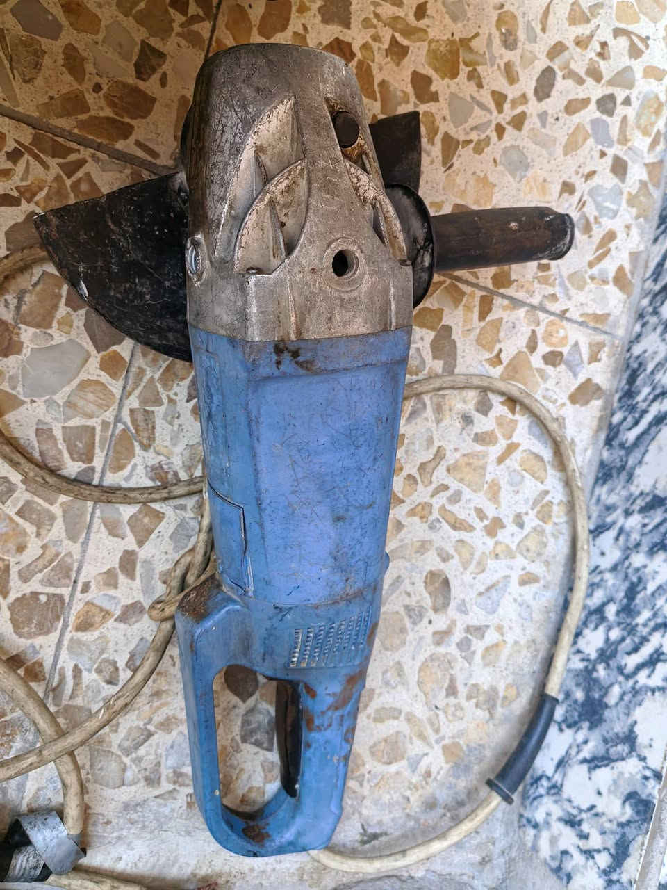 السلام عليكم 
على فحص  كلمن وسعره 
مكاني بغداد مدينه الصدر 
***********

