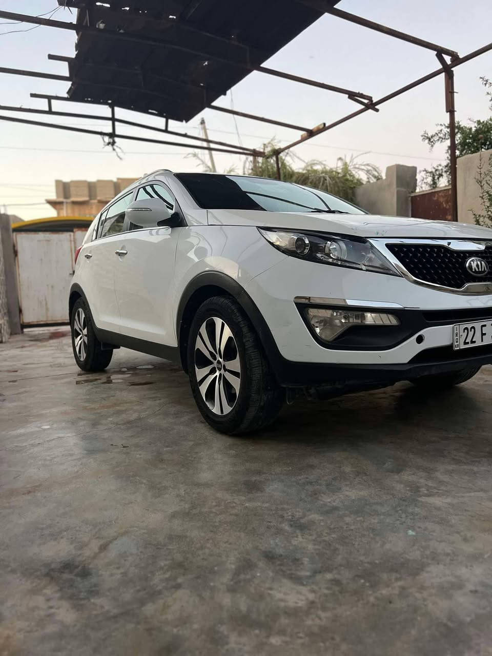 #مكلف_بالنشر 🚗  
*للبيع كيا سبورتج 2014 - جنوب الموصل*

📍 *المكان*: القيارة - جنوب الموصل

📋 *تفاصيل السيارة*:
- *النوع*: كيا سبورتج
- *الموديل*: 2014
- *المحرك*: 2400cc دوش
- *الماشي*: 162 ألف
- *التبريد*: ثلج
- *الكفالة*: كفالة عامة

🔧 *الحالة*:
- *الضرر*: بيها قطعة وحدة
- *الدواخل*: بدون دواخل 
- *المحرك*: مفتوح
- *البارد*: باب السايق فقط

💰 *السعر*: 140 ورقة وبيها حگ الجية

✅ *مميزات السيارة*:
- سبورتج عملية ومطلوبة
- محرك 24 دوش قوي
- تبريد ثلج
- دواخل نظيفة
- سعر مناسب وبي مجال

📞 *للاستفسار*: دزلي خاص او اتصل  
اتصل وتدلل ***********

