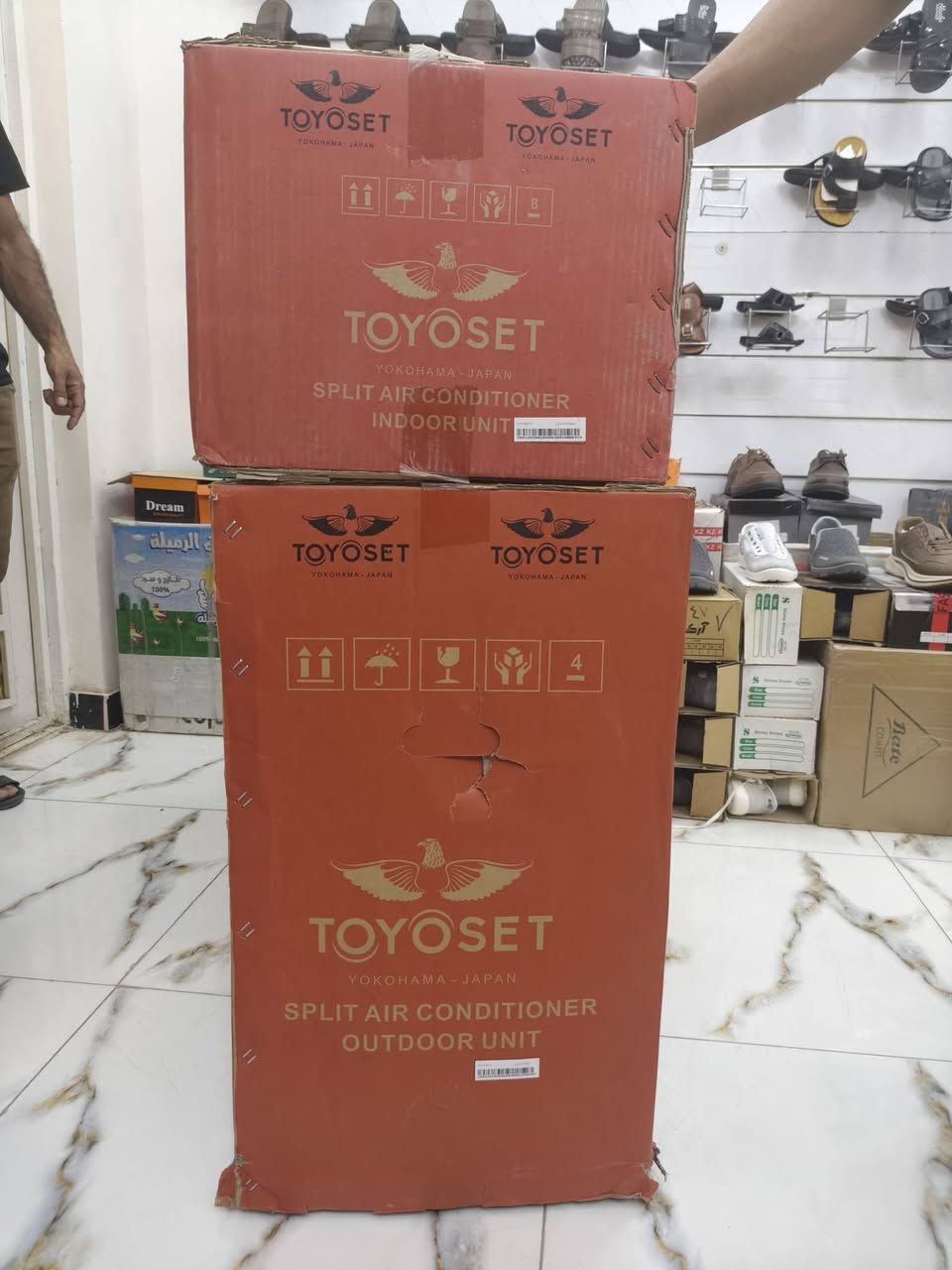 السلام عليكم سبلت توسويت بعده بكارتونه الصنع ياباني اهم مواصفاته تبريده ثلج السعة: 26000 BTU (2.2 طن).
الغاز: R410A.
الكمبريسر: T3 Compressor. بسعر 650 وبي مجال للطيبين ***********
السلام عليكم سبلت توسويت بعده بكارتونه الصنع ياباني اهم مواصفاته تبريده ثلج السعة: 26000 BTU (2.2 طن).
