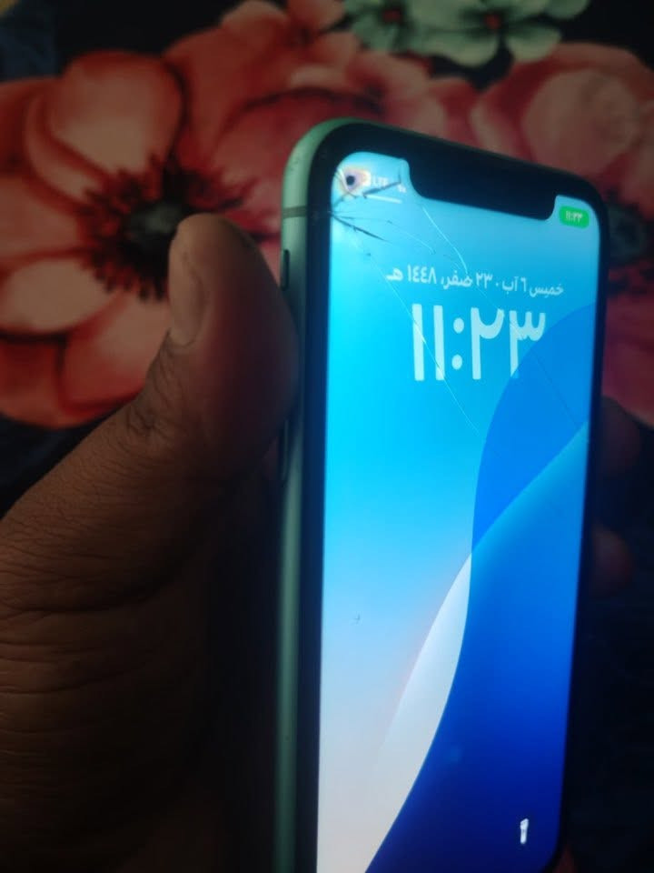 ١١العادي جهاز كله بلادي ممبدل بي شي فقط كسر بشاشه وممئثر ع لمس 
***********
