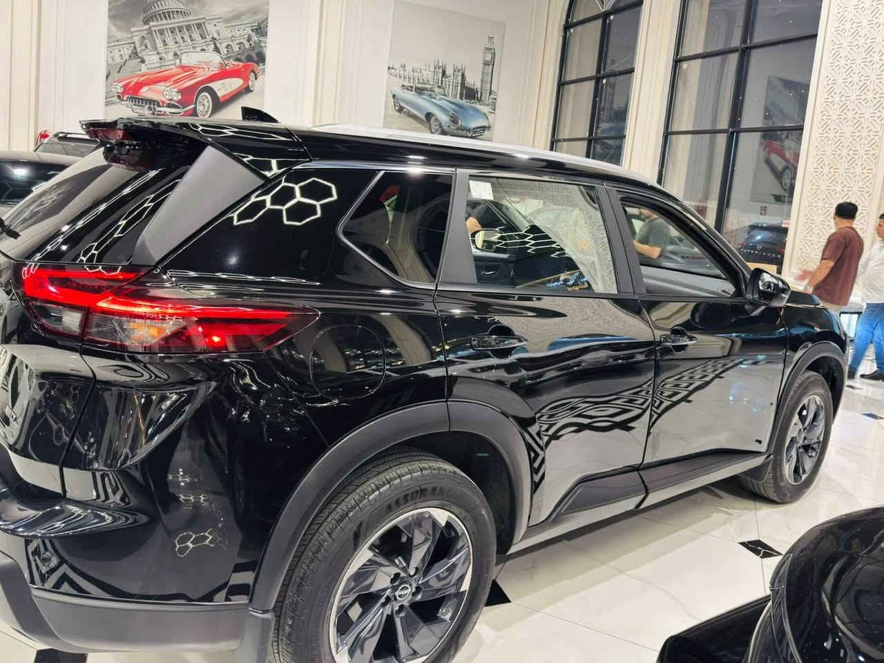 نيسان رؤگ رەش قطران بێ سبغ 2025 مواصفات SV AWD مكينه 1.5 توربؤ فول شاشه كاميرا حه ساس كاميرا 360 پله ي فؤر ويل 4x4 رادار پشت و پيش كوشين هيته ر سوكان هيته ر كوشين خه زن يه ده به سمه بريك بسمه شه غال سندوق شفت ويل كروم ئوتو هولد وايرليس ئوتو ستارستوپ فقد 13هه زار کیلومتر رويشتيه سیارەکە ڕقمە بی سبوغ  گير مكينه به ردي گزوز به شرط سعري 144 كميك مجال.
رقم شانصي JN8BT3BB4SW410630
رقم تليفون ***********
*********** أربيل, العراق
