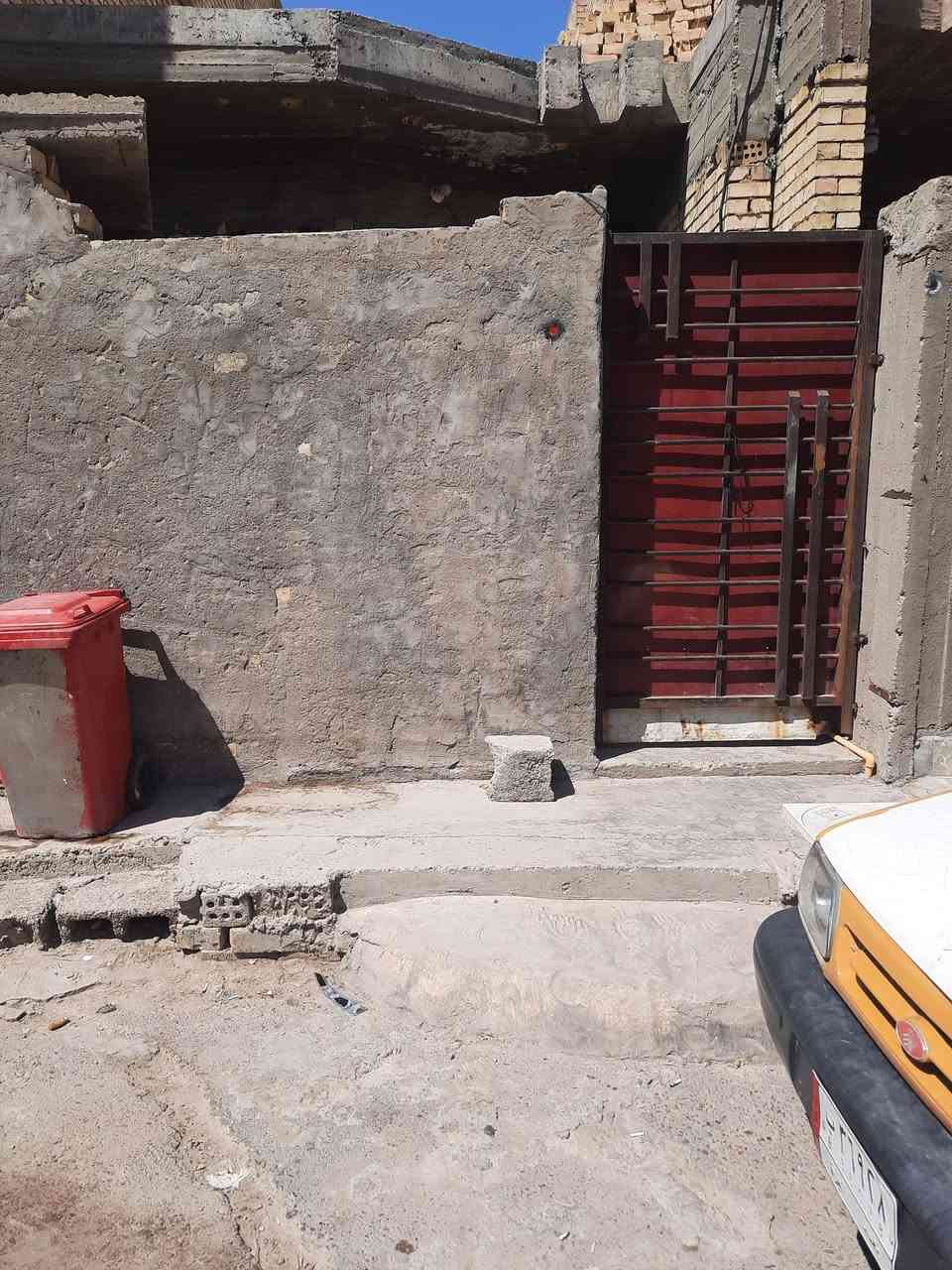 دار للبيع
طابق واحد 
المساحة ١٠٠ م
شارع العاشر على اليسار بيت بنية
للاستفسار الاتصال 
***********
***********
