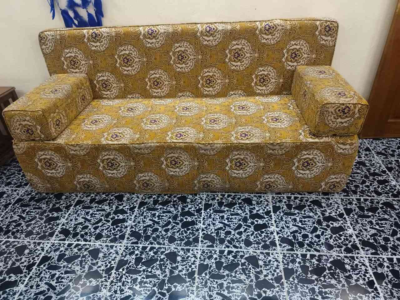 غراض بيت للبيع كلش نضيفات وبسعر جدآ مناسب للأستفسار  ع رقم ***********
