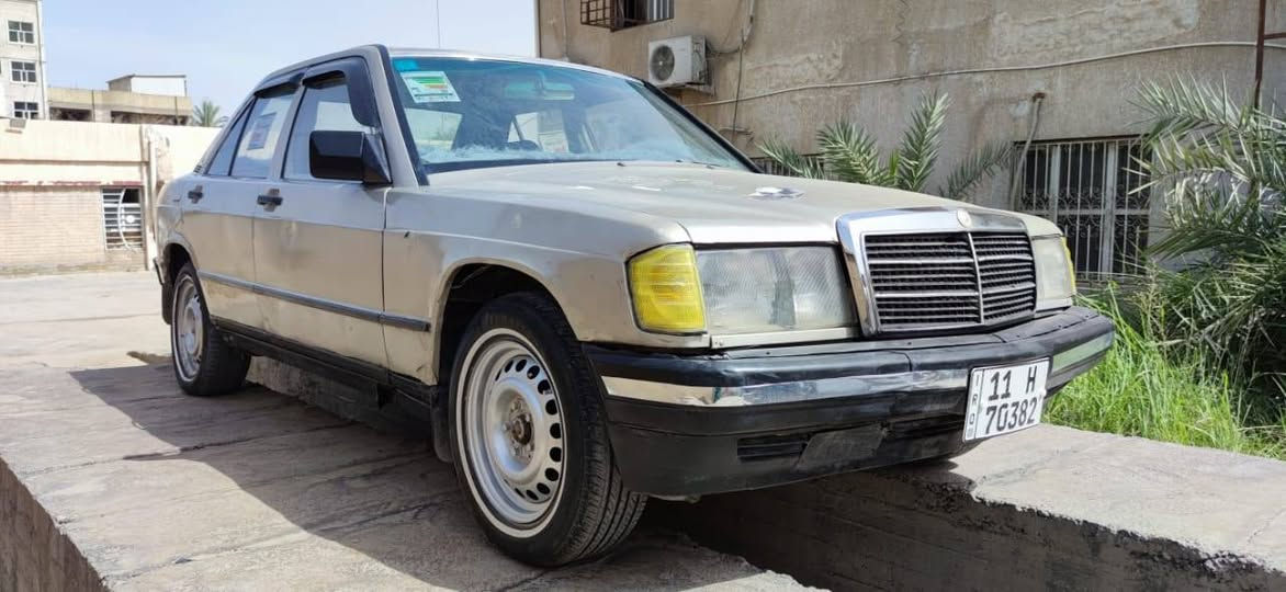 السلام عليكم عمامي .
مارسدس طيارين 190 موديل88 كير عادي مكينه ماتصعد دهن بيها اويل بم عاطل اربعه سلندر بلاديه رقم بغداد سنويه وهزه جديده بشهر الرابع سعرها 26 ورقه وبيها مجال حك الجيه للاستفسار *********** واتساب موجود فيس غير متواجد
