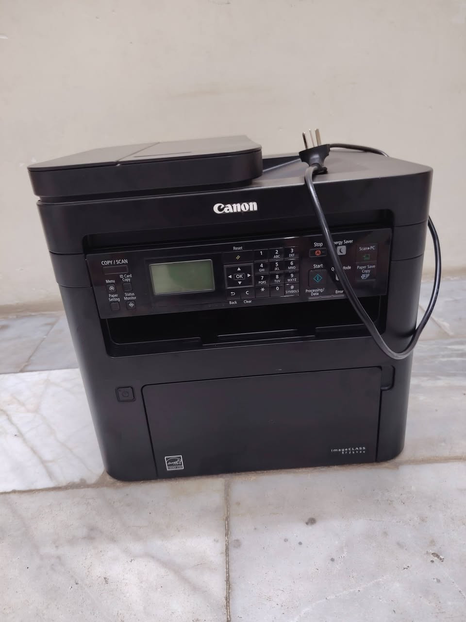 CANON i-SENSYS MF244dw طابعة نوع 
• نوع الطباعة: ليزر أحادي اللون (أسود وأبيض فقط).
• الوظائف: 3 في 1 (طباعة، نسخ/استنساخ، ومسح ضوئي/سكنر).
• الميزات اللاسلكية: تدعم الاتصال عبر الواي فاي (Wi-Fi) والطباعة من الهاتف.
• تدعم الطباعة على الوجهي
المكان بغداد الدولعي الرقم ***********
