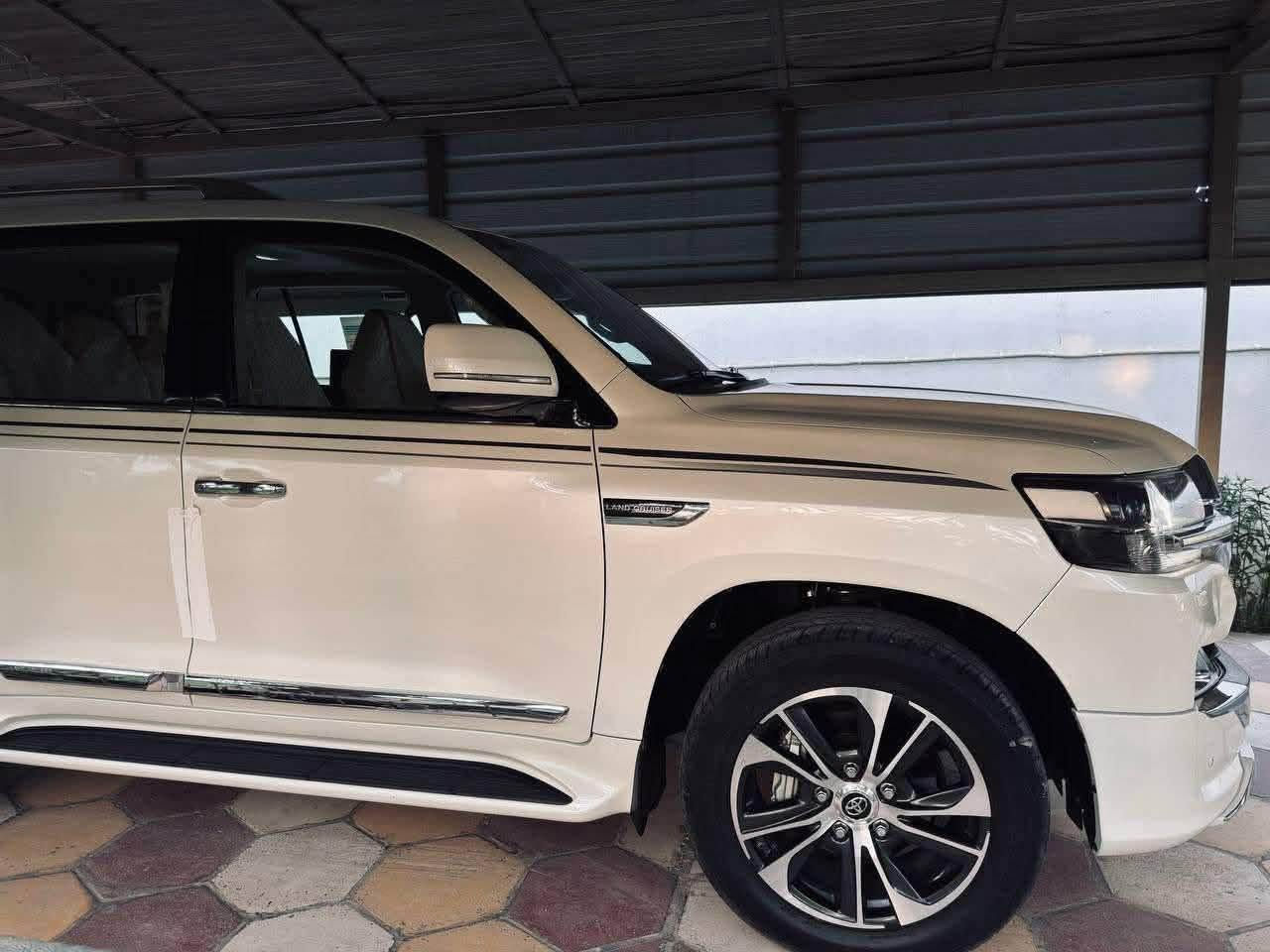 لمعرفة السعر اكتب كلمة (تم) بالتعليق يجيك السعر خاص💐

لاندكروز وكالة ساز🔥
لون ابيض خليجي💦
موديل 2020📟
ساز كراند تورنك اصل 
ماشيه 40الف كيلو متر  
فول مواصفات 
مكفوله كفاله عامه من كلشي 
السيارة بحالة زيرو
للاستفسار ***********
مكان السيارة كربلاء المقدسة
