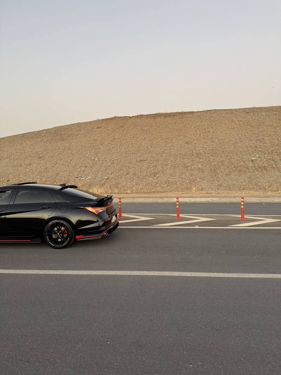 بسم الله الرحمن الرحيم
Hyundai Elentra N 2024

ماشيه 25الف ميل 

المحرك :2000تيربو  

للبيع  

المواصفات:❤️‍🔥N 

_لون مميز اسود

_كير اوتماتيك 8 نمر دبل كلچ DCT 

 كشن حضن 

_كشن علامة N

_كشنات كنتاره وجلد N

_سلايد روف 

_اناره داخليه 👌🏻٢٤ لون

_تحكم ستيرن نورمال وسبورت

_تحكم دبلات نورمال وسبورت

_ابواب بصمة

_بصمة تشغيل 

_شحن وايرلس

_شاشة متصله 

_كاميرا

_نظام صوت _𝐁𝐎𝐒𝐒

_اشارة ترحيب

_اشارة مرايا

_اوتو ستوب

_نقطة عمياء

_تحديد سرعة

_تحديد مسار

_رادار امامي 

_رادار جانبي 

_رادار خلفي 

_حساسات جانبي 

_حساسات خلفي

_نظام _ 𝐍𝐎𝐑𝐌𝐀𝐋

_نظام _ 𝐒𝐏𝐎𝐑𝐓

_نظام _ N🚀

_كشنات هيتر

_ستيرن هيتر

_صندوق ذكي

_لايتات ليد 4 عدسات زينون

_بگلايت ليد
سيارة بيها شوتة رياضية ‌‌‌‌‌‌+ داون بایب كولر
سيارة ۲قطع صبغ جاملغ بنيد ارباك بس ستير
مكان السياره اربيل
  
 السياره رقم دهوك

 السعر ١٧٨وبيها مجال شوي

للاستفسار : ***********واتساب
