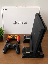 🔥 PS4 Slim مهكر للبيع 🔥 ✅ جهاز نظيف جداً،  ✅ هارد 1 تيرا وهارد خارجي 5...