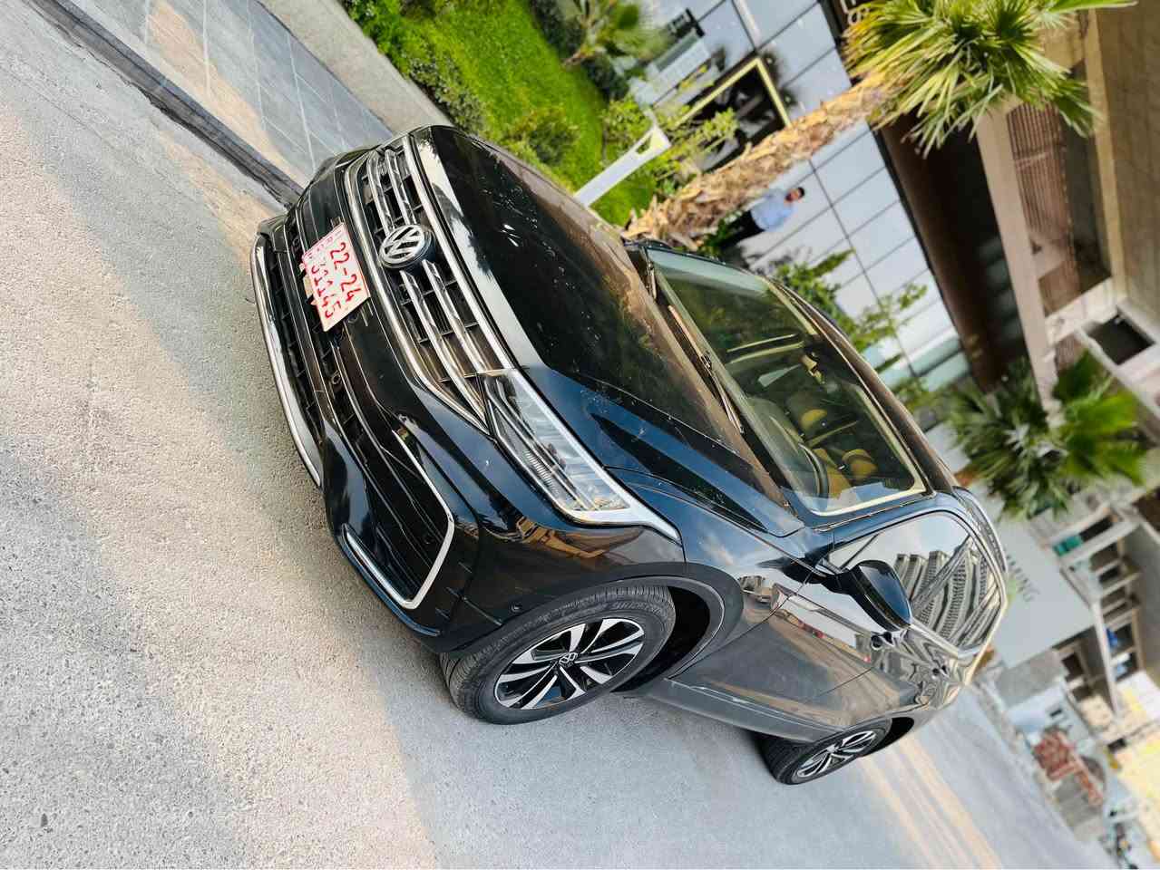Volkswagen tigwan 2023
سعر بلاش🔥🔥
٧ نةفةرى سى ريز كوشين
موصفات SE
حةساس
رادار
شاشة گةورة 
لايت ئؤتؤ
كاميرة
عادى 
تؤماتيك
گيج الكترؤنى
كوشين قوماش وة كارةباى 
ويل ١٩ 
رةقةم كاتى سى مانگى لةگةل ماوة بةشةرتى رةقةم 
6 هةزارى هةقيقى رؤيشتوة 
سةيارةكة دوو پارجة و پةلةيةكى هةية
كةميك ناوى گرتوة
بؤ زانيارى زياتر تةلةفؤن بكة *********** أربيل, العراق
