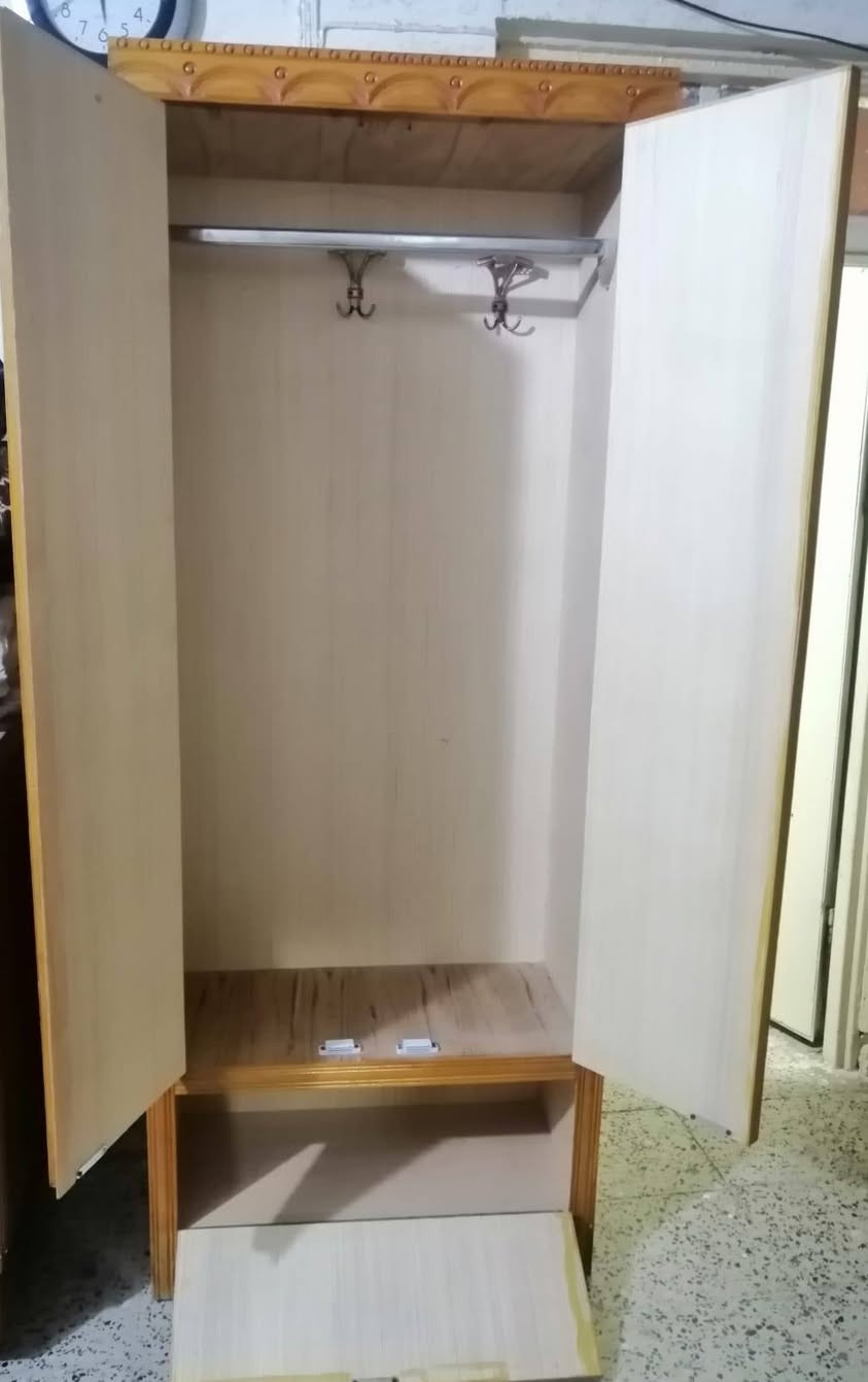 للبيع شلع زاوية جديدة مستخدمة قليل و تخت مستعمل  قيم بما يرضي الله
***********/// ***********
