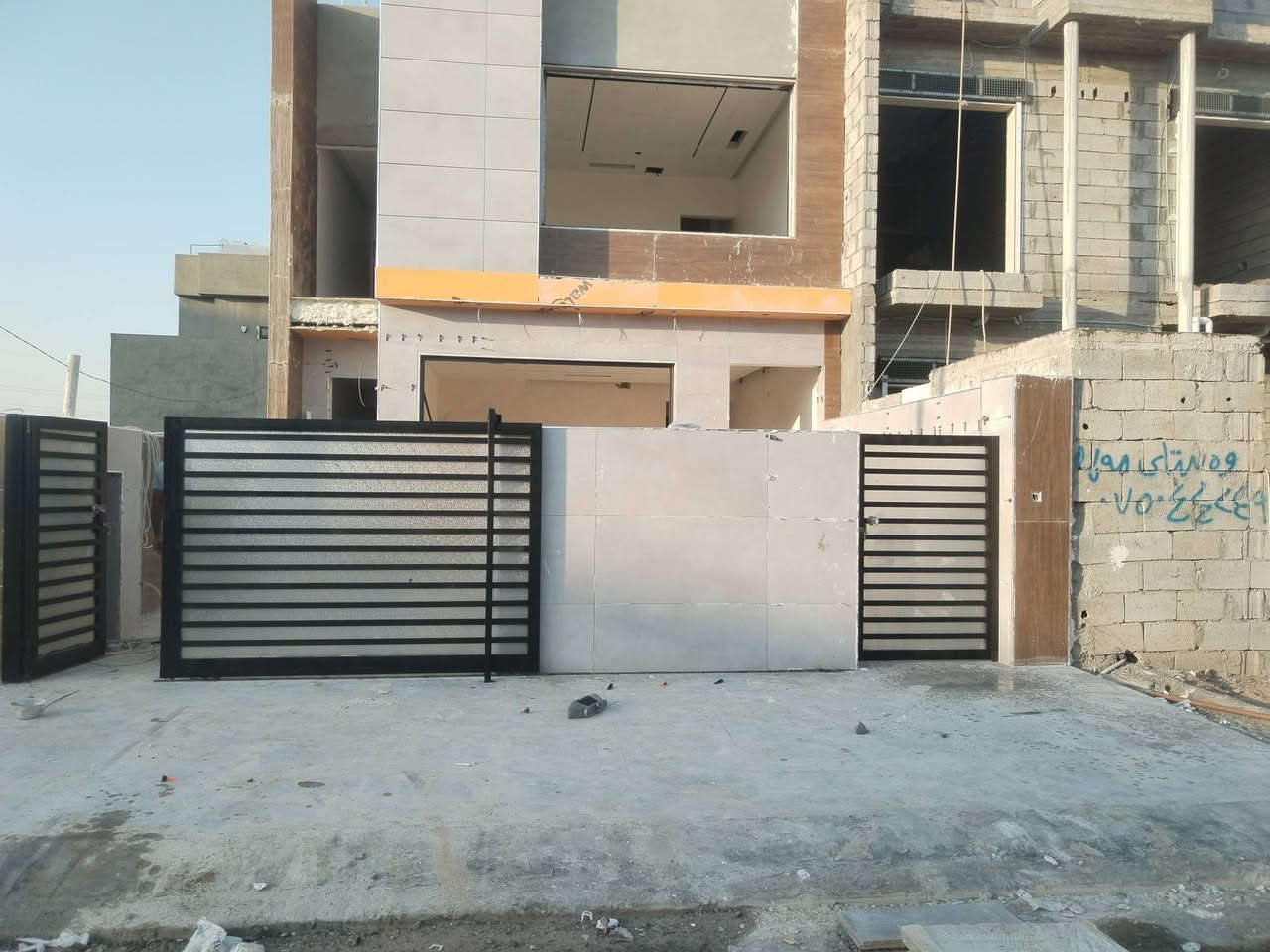 حداد أربيل. ديكورات أبواب. قمريات سندويش بنل وكيسبان. وقرميد؛ اي استفسار ***********  واتس اب
