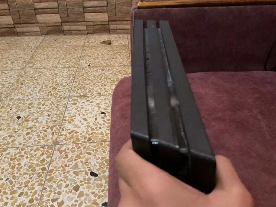 بلي فور برو. ما مهكر ويا كويتك واحد وكرتونه ونضاف مكاني بغداد سعر325 وبي  مجال رقم ***********
