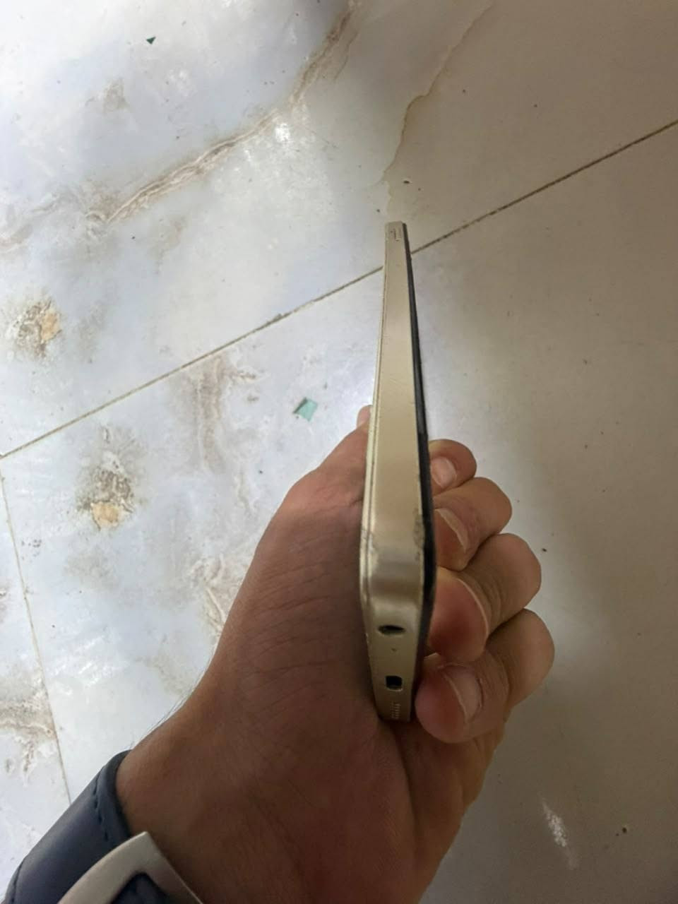 تكنو سبارك كو 2024
ذاكره 64
مبدل شاشه فقط كلشي شغال
بي عواج بل شاصي كلش بسيط 
سعره 50 الف اكو توصيل
***********
