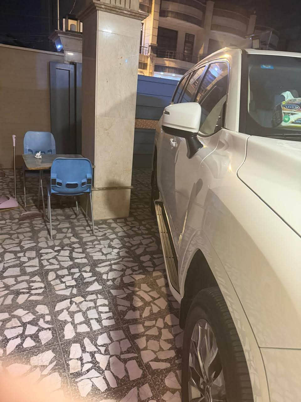 السلام عليكم لاندكروز 2022 ساز ام تطبيق وشاشات ماشيه 75  الف بسمي تحويل ثاني يوم داخل جلد تبريد بل كشنات صندوق كهرباء كراسي كهرباء سياره كلش جديده عده رصعه بل باب وأما ساحبه بعد السعر 595 مكاني بغداد زيونه رقمي ***********
