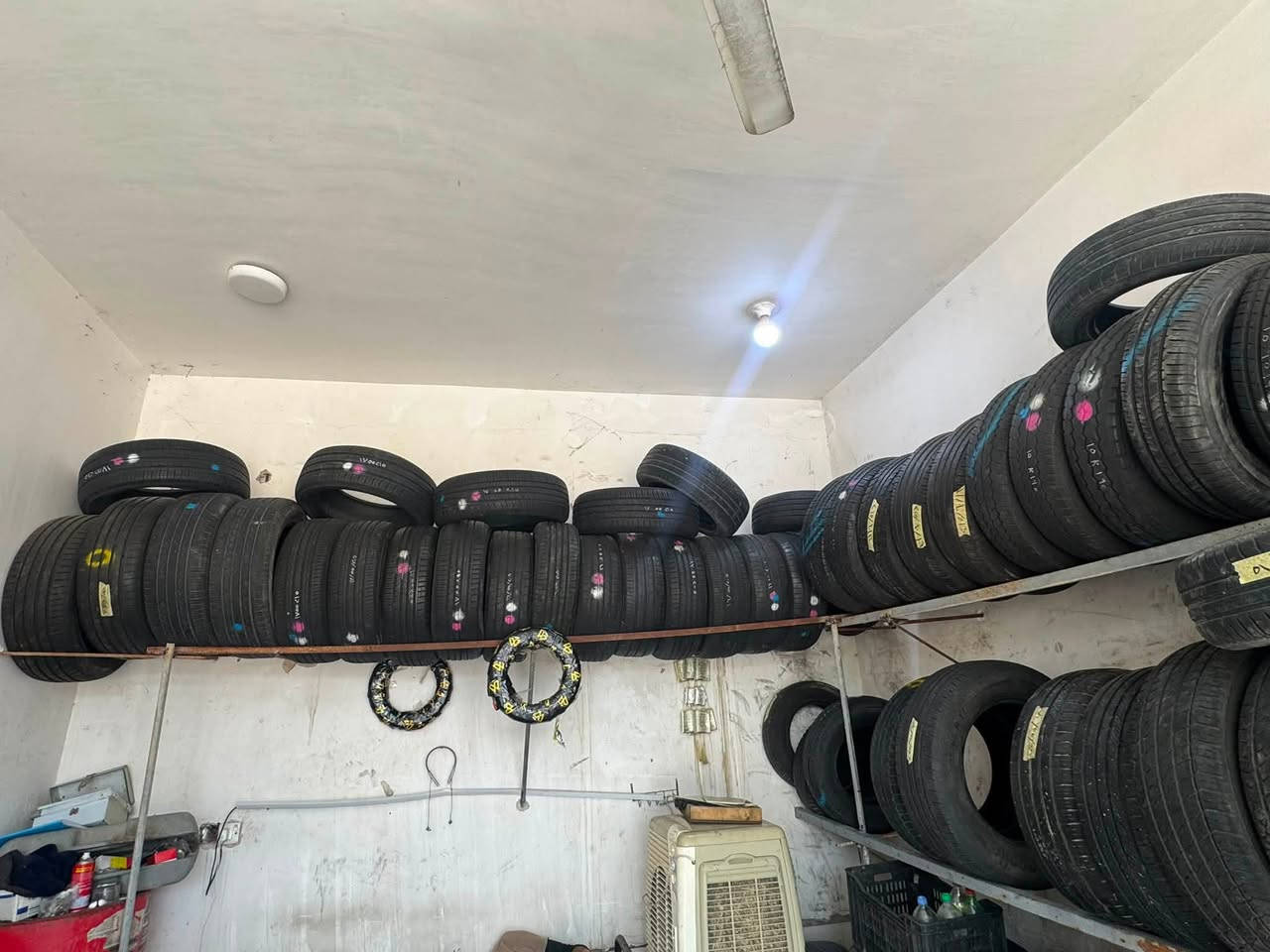 سلام عليكم واصلتني تايرات باله جديه كلش نضافه مالتها  كلها ياباني 100/100رقم/***********
