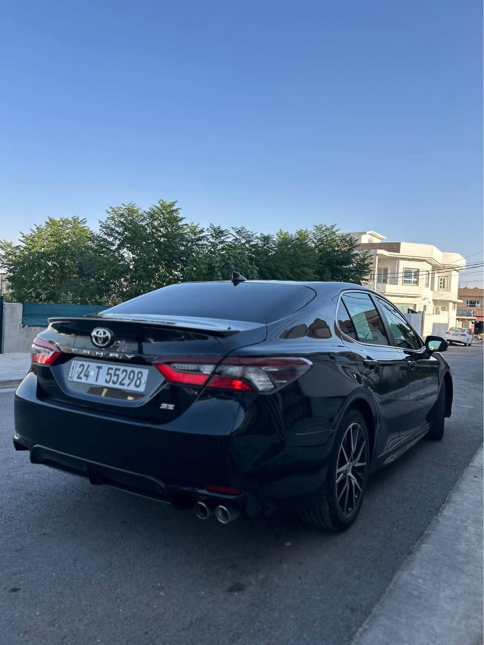 Camry se 2023 
مايل.٤٥،٠٠٠
سبغ.دو پارچةو نيف سبغن 
بي داخلي بي پةرةشوت بيش و بشتي كةبس 
بةس بةرةشوتا دوكمةكي يا بةقي و سيستم شةريكة يا بو دانايةفة  بنافي منة تحويل وكالة بشةرت جار تايرة جديد مصرفا ايك ديناري تيدا نينه 
*********** سميل, دهوك
