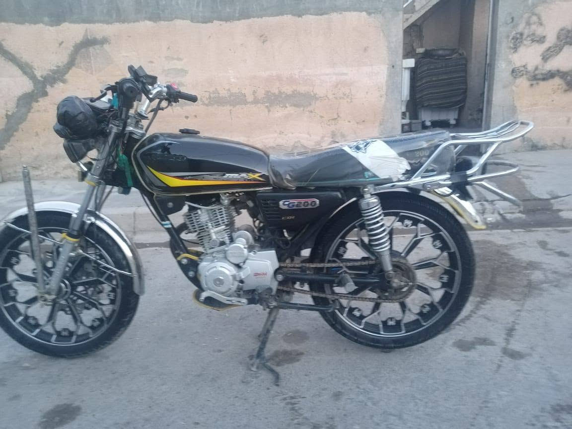 دراجه للبيع 
نامه برو محرك 200 موديل 25 +
5 كير سلف صلنصه رياضي 
المكان ديالى شهريان 
*********** وتساب 
السعر 600 و بيهه مجال
