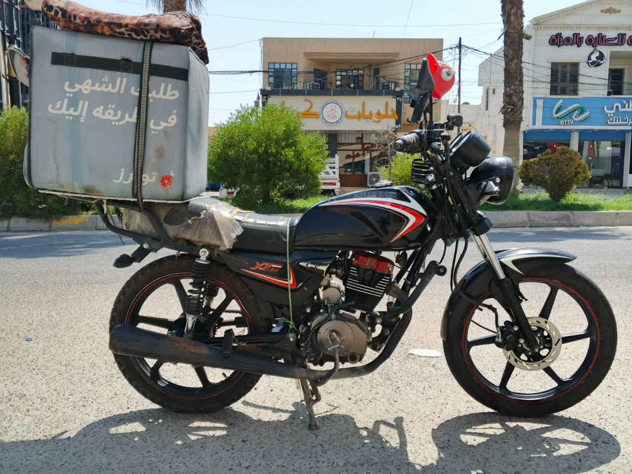 سلام عليكم دراجه شاينك مديل 2023 مرقم والرقم مميز
يحتالجها ترتيبات شويه بس الدراجه جاهزه لشغل دراجه شرط التحويل  للستفسار خاص مفتوح واتساب ***********
