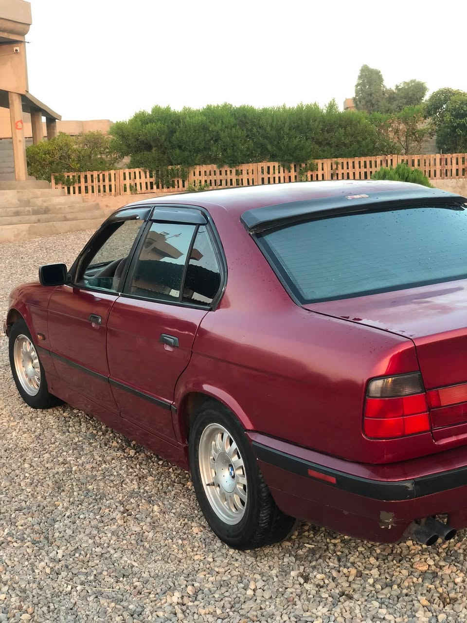 السلام عليكم 
بي ام موديل 1991 حجم 525 رقم نينوى الجديد 
تبريد تدفئة بشرط ✅
محرك شرط لا صرف ولا نفخ✅
طخم امامي خلفي جديد ✅ 
دوشمه ✅
لايتات زينون 
السياره مكفوله من الدعم 
السياره مصبوغه عام جماليه 
تحويل مباشر 
السياره موجوده بل موصل بناحيه زمار 
سعر السياره 70 $ وبيها مجال للشراي 
***********/***********

