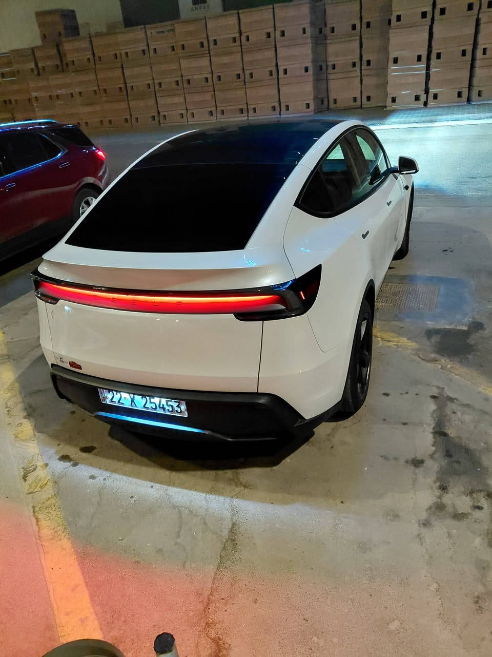 سلام عليكم  TESLA  مودل Y 2026 جونيبر للبيع لونك رينج تك ماطور مدى طويل حادث سيارة فقط جاملغ تبديل نفس لون جهة سايق مواصفات انارة داخلية 64 لون شاشتين كشنات جلد كهرباء امامية خلفية تبريد ذكي قيادة ذاتية 10 كامرات حماية رادارات امامية خلفية جانبية مري كهرباء وضعيتين قيادة بطيء وسريع ممشى سيارة 2000 ميل بعدهة زيرو بوضع شركة سيارة خير من الله مناقصهة شي سعر 335 بيهة مجال  عنوان بغداد غزالية الرقم.                                                   ***********
