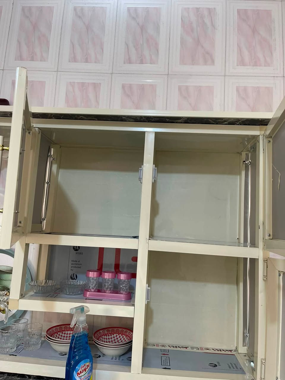 سلام عليكم كاونتر ابو اسله 3قطع  مترين ونص مستخدم قليل نضيف جدا
مكاني بيجي سعره 400وبي مجال ***********
