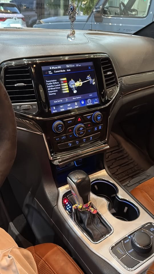 جيب جراند شيروكي SRT | 2019
JEEP GRAND CHEROKEE SRT

الموديل: 2019 (خليجي) – وكالة هارلم
العداد: 58٫000 الف
المحرك: V8 HEMI سعة 6.4L
القوة: 465 حصان
اللون: أبيض
مغلفة ppf

المواصفات:
أعلى فئة SRT
قير أوتوماتيك 8 سرعات
دفع رباعي AWD
Brembo
جنوط SRT 20 إنش
داخلية كنتارا SRT
شاشة 8.4 إنش
كاميرا خلفية
فتحة بانوراما

السعر: 305 ورقة وقابل للتفاوض
الموقع: بغداد
رقم الهاتف: ***********

