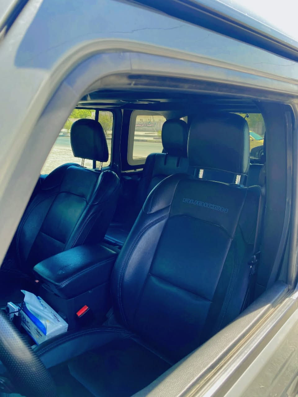 🚙 للبيع Jeep Wrangler Rubicon 4xe – موديل 2022
1️⃣ الموديل: Jeep Wrangler Rubicon 4xe
2️⃣ السنة: 2022
3️⃣ الفئة: Rubicon
4️⃣ النوع: Hybrid Plug-in 4xe
5️⃣ الأبواب: 4 أبواب
6️⃣ الدفع: 4×4
7️⃣ المحرك: 2.0L Turbo
8️⃣ القوة: 375 حصان
9️⃣ العزم: 470 lb-ft
🔟 القير: أوتوماتيك 8 سرعات
1️⃣1️⃣ الدفرنس: أمامي وخلفي Locking Differential
1️⃣2️⃣ الدبل: Rock-Trac 4WD
1️⃣3️⃣ Low Range: 4:1
1️⃣4️⃣ البطارية: Plug-in Hybrid
1️⃣5️⃣ المدى الكهربائي: حوالي 22 ميل حسب مواصفات المصنع
1️⃣6️⃣ عدد المقاعد: 5
1️⃣7️⃣ الممشى: 40,000 ميل تقريبًا
1️⃣8️⃣ الرقم: بغداد
1️⃣9️⃣ الصبغ: بدون صبغ
2️⃣0️⃣ الحادث: حادثة بالأكسل
2️⃣2️⃣ حالة السيارة: البيع على وضعها الحالي،  

سعره 31000

وبيه مجال 
***********
📍 الموقع: بغداد الشعب
