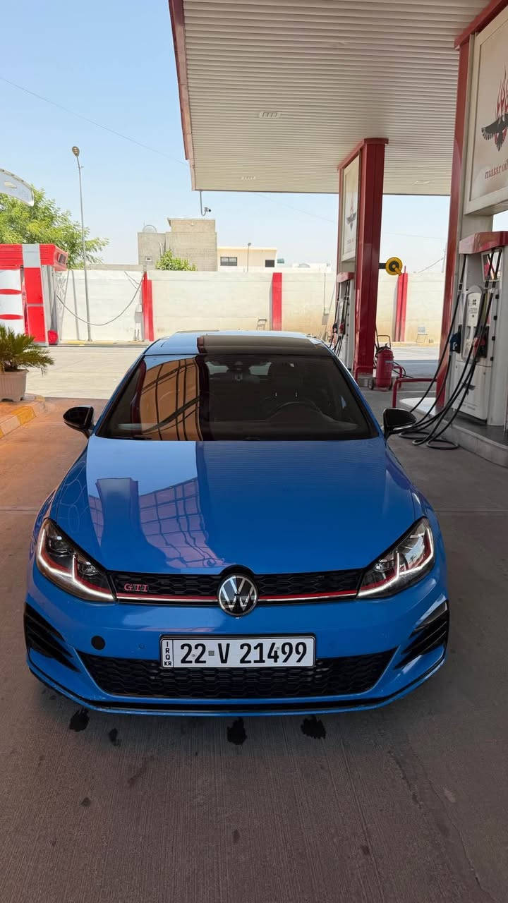 السلام عليكم

للبيع كولف اوتو بان فول مواصفات 

السعر 167$ بسعر مناسب جدا 
*********** 
رقم شمالي كله جديد شرط التحويل 

🔹 الموديل2021

🔹 الفئة: GTI S – كير اوتوماتيك

🔹 المحرك: 2.0 لتر تيربو – 4 سلندر – قوة 292 حصان 

🔹 نظام الدفع: أمامي FWD

🔹 التسارع: 0–100 كم/س في 4.8 ثانية

🔹 اللون الخارجي: بحري ازرك 

🔹 اللون الداخلي: أسود/ جلد

⸻

✅ المواصفات والتجهيزات

 • شاشة 8.25 إنش تعمل باللمس مع Apple CarPlay & Android Auto

 • نظام صوتي مع 7 سماعات عالية الجودة

 • شحن لاسلكي + 4 منافذ USB-C

 • مقاعد أمامية مدفأة + مقود رياضي مكسو بالجلد

 • مكيف أوتوماتيكي ثنائي المناطق

 • جنوط رياضية 18 إنش + إضاءة LED أمامية وخلفية

 • نظام قفل تفاضلي أمامي Limited Slip لتحكم أفضل

 • حقيبة خلفية بسعة حتى 34.5 قدم³ مع إمكانية طي المقاعد

نوع الويل مال كولف R اصلي 

⸻

🛡️ السلامة والأنظمة المساعدة

 • نظام IQ.Drive لمساعدة السائق:

 • تنبيه خروج عن المسار

 • مراقبة النقطة العمياء (Blind Spot)

 • مكابح طوارئ أوتوماتيكية

 • كاميرا خلفية + حساسات ركن أمامية وخلفية

 • 6 وسائد هوائية + نظام ثبات إلكتروني

🛑الحادث بونيد صبغ بي طرف شاصي تعديل فقط بدون لحيم بدون كلشي فقط وتعديل بارد صغار ناشر السونار شوفة واتصل وبخدمتك 

السياره ماشيه 24 الف كيلو متر  وقابل للزيادة 

مكان السياره كركوك 

للاستفسار ***********  

او المراسله على الخاص 

وتدللون كركوك, العراق
