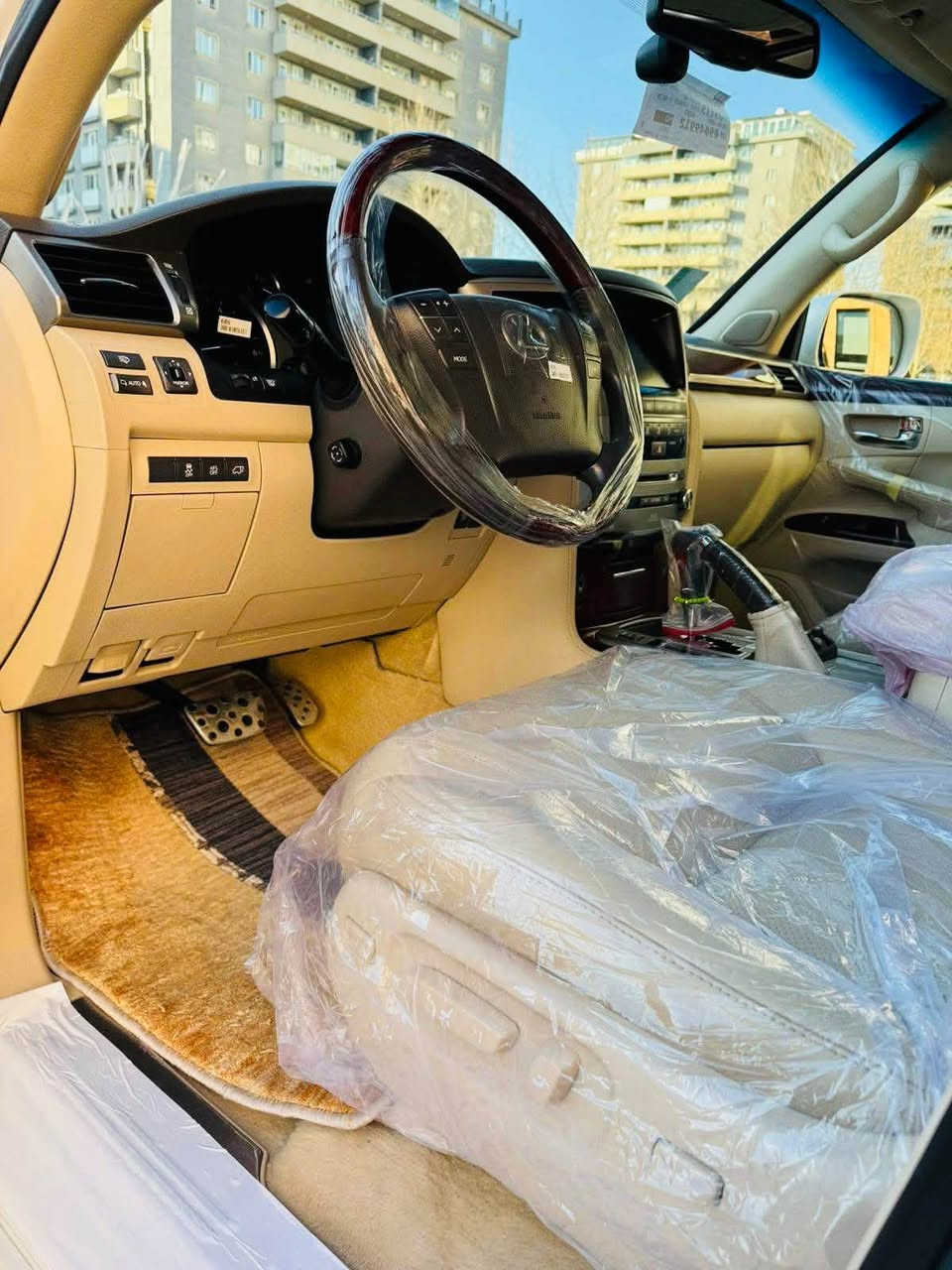 السلام عليكم 

لكزز بريم اصل 
LEXUS LX570 S SPORT+
الموديل :2012
ا
_____________اب اسمي اسليمانيه 
بصمه
سلايت روف 
جكات
كراسي كهرباء 
كراسي تدفى وتبريد 
كراسي الخلفيه كهرباء + تبريد
استيرين كهرباء 

شاشات 
AUTO START
OFF
 تحكم (جهتين امامي+جهتين خلفي)
فور ويل
اشارة بالمري
مري كهرباء(شفط)
#نقطة_عمياء
لايت عدسة زنون(عالي+ناصي)  مكان ميسان 
لد أمامي خلفي
االسعر 330

‭***********
