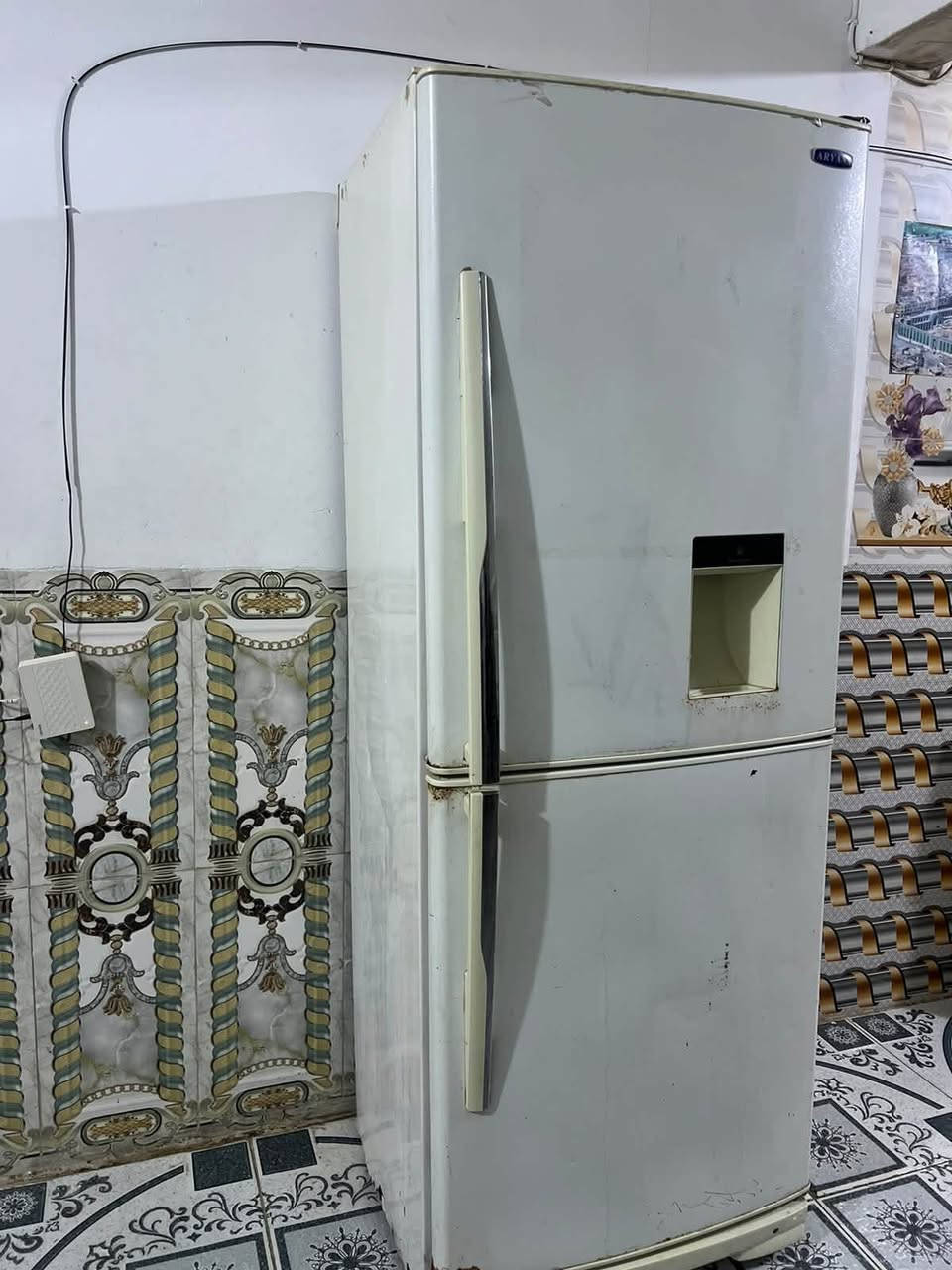ثلاجة • للبيع