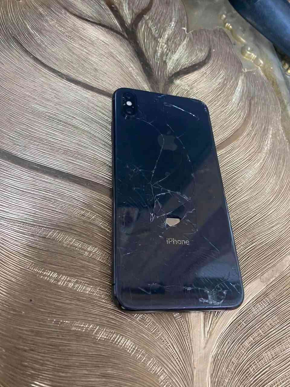 مرحبا
اكس اس ماكس
ذاكره 256
بطارية مبدل
فيس إيدي متوقف
دكمه لتعلي ما تشتغل
ودكمة لصامت ماتشتغل
تكدر تتحكم بيهم من شاشة
باقي الجهاز شغال تكنيك صوت كامرات سيمكرات كله شغال 
سعره 135 قفل قفل توصيل ماعندي 
مكاني بغداد الطوبجي رقم الهاتف ***********
