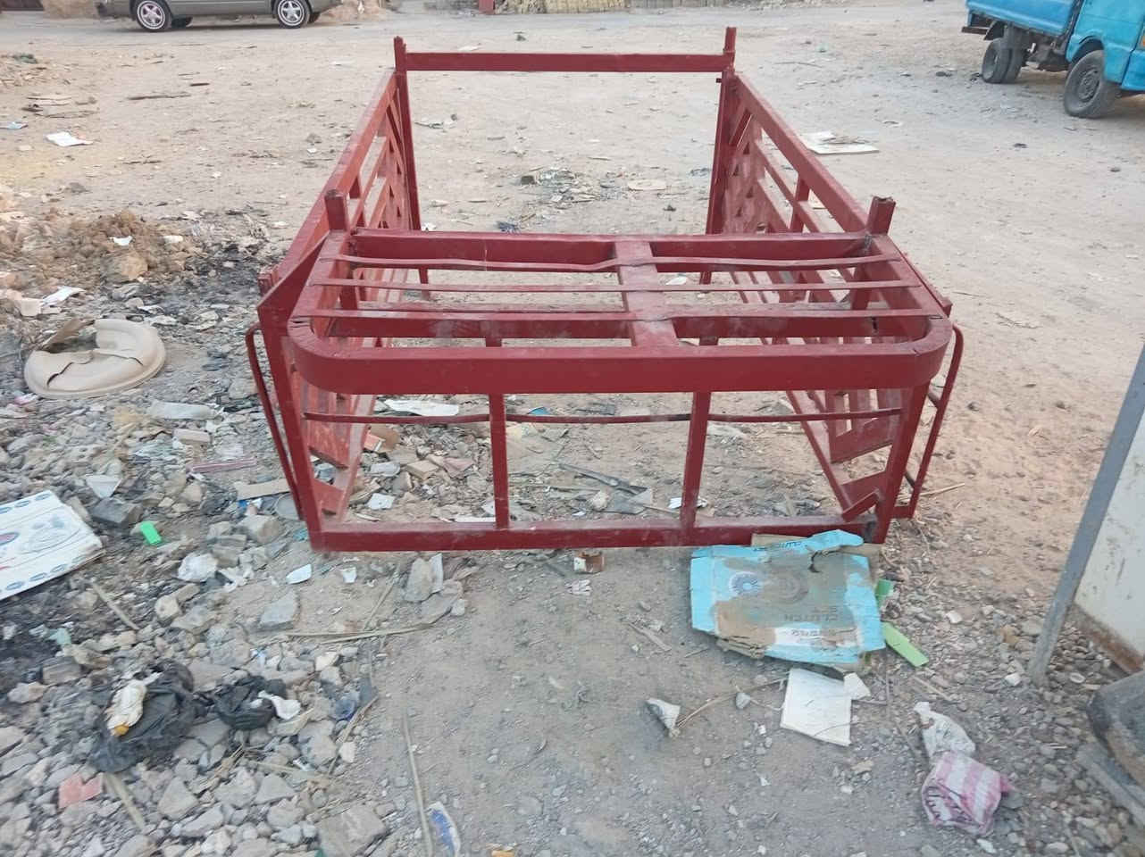 سلام عليكم محجر للبيع6 جنكال محجر كامل بدون خياس نظيف دروجة نضيفةالسعر 250 وبي مجال ***********
