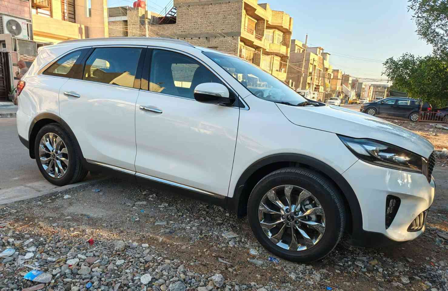 السلام عليكم
سورنتو للبيع 
موديل ٢٠٢٠ 
ماشيه ٢٤ حقيقي 
كفاله عامه رقم بغداد 
للاستفسار ***********
