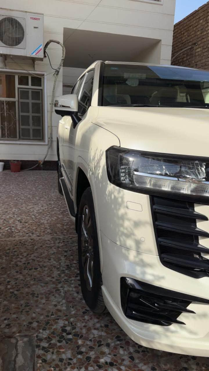 ﷽
بسعر مناسب جداً

تويوتا لاندكروز    GXR

موديل  2024                 
              
لمتد داخل احمر

مغلفة PPF 

________👇🏻المـواصـفـات 👇🏻__________

 4 كامرات

فتحة سقف

كشنات الاماميه كهربائية وتدفئة وتبريد

 الكشنات الوسطيه تبريد وكشنات الخلفيه كهربائية

مصابيح امامية 3 عدسات ED

نظام ترحيب في الأبواب 

خزن ميموري 

صندوق كهربائي 

كامرات 360 درجة

شحن لاسلكي ثلاجة

نظام تعليق
 
نظام زحف دفلوك امامي خلفي

دبل ثكيل دبل خفيف 

شاشات خلفية 

مثبت سرعة 

تحديد مسار 

بعد هواي مواصفات 

ماشية 6000  الف كيلو متر 

السياره كفاله عامه

 رقم بغداد ومكانها بغداد المنصور

رقم صاحب (***********) 📲📲

تحياتي لجميع 🌹 🌸 🙏🏻

نص مكتوب في الصور:
- TOSOT