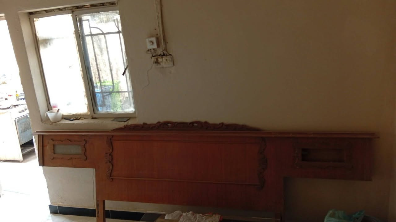 بيع مستعجل • غرفة • ميز تواليت