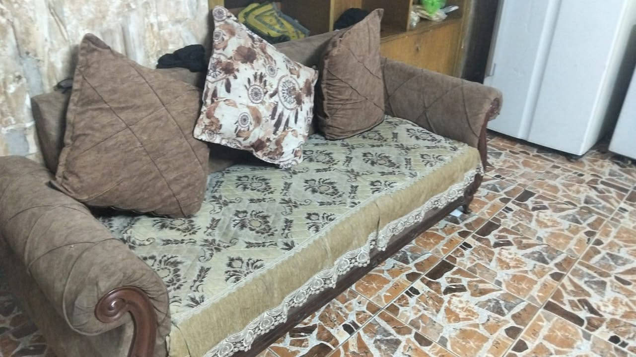 السلام عليكم
للبيع  10 مقاعد و7 مقاعد 
الاتصال بالرقم ***********

