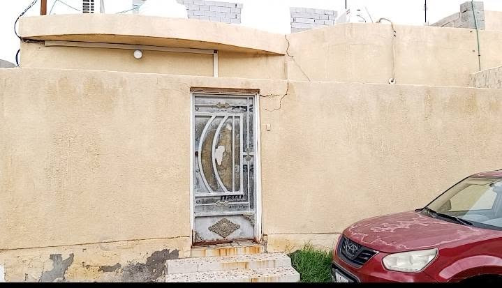 بيت للبيع  100 متر  ركن في ابي الخصيب السبيليات طريق سيد هاشم
طابو عراقي زراعي اصولي قريب السايدين منطقة هادئة
 البيت بيه نقوصات
يتكون من دوانية ومطبخ وغرفة ودرج وصحيات داخلية وخارجية ومنور
سنة البناء 2017 السقف كونكريت مسلح 
رقم التواصل☎️
***********

السعر 46 مليون
