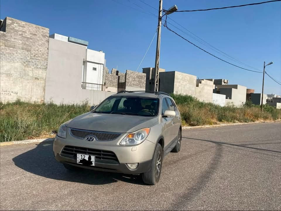 السلام عليكم.. هيونداي فيركروز 2008 خليجي كفالة عامة السيارة فول مواصفات 1/1
محرك V6 3800 (سته سلندر)
بصمة تشغيل وبصمة أبواب
سلايد (فتحة سقف) 
شاشة + كاميرا خلفية + حساسات خلفية
كشنات جلد كهربائية مع خزن 
تحكم ستيرن جهتين + مثبت سرعة (كروز كونترول)
ستيرن تحكم كهربائي
7 راكب (3 قطع تبريد ثلج)
لايتات زنون عالي ناصي + زركات لايتات أمامية بالدعامية.
إشارة بالمرايا + صندوق خلفي كهربائي.
السيارة بيها سونار كامل جاهز
رقم دولي نينوى، التحويل ثاني يوم شرط
كير شرط، محرك شرط 
مكان السيارة: الموصل
السعر 112 وبيها مجال للشراي
للاستفسار ***********

